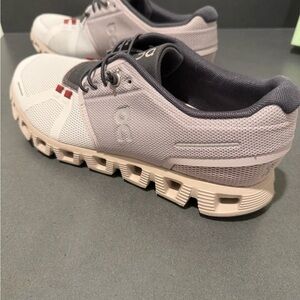 On Running Shoes - Gray, White